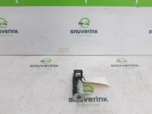 Used Ignition lock + key Renault Master III (FV) 2.3 Energy dCi 180 Twin Turbo 16V FWD Price € 114,95 Inclusive VAT offered by Snuverink Autodemontage