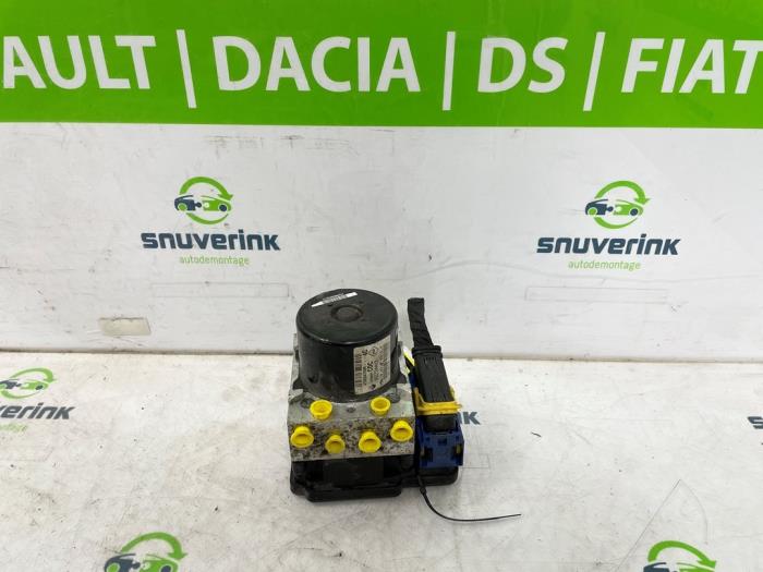 Usagé Bloc ABS Renault Scénic III (JZ) 1.6 Energy dCi 130 Prix € 272,25 Prix TTC proposé par Snuverink Autodemontage