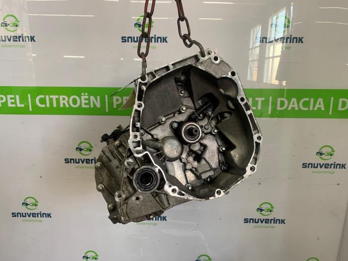 Gebrauchte Getriebe Dacia Duster (HS) 1.6 SCe 115 16V Preis € 700,00 Margenregelung angeboten von Snuverink Autodemontage