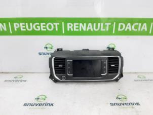 Begagnade Innerdisplay Peugeot Expert (V1/VA/VB/VE/VF/VT/VY) e-Expert Pris € 272,25 Inklusive moms erbjuds av Snuverink Autodemontage