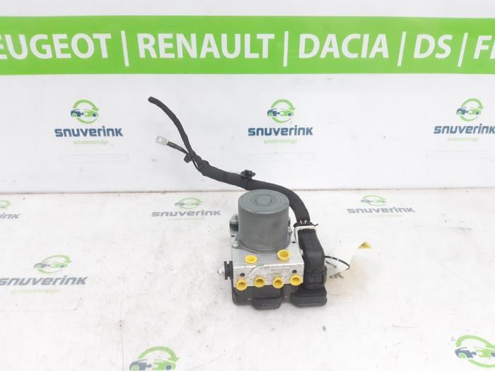Used ABS pump Renault Clio V (RJAB) 1.0 TCe 100 12V Price € 338,80 Inclusive VAT offered by Snuverink Autodemontage
