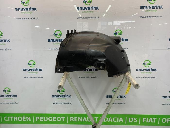 Używane Nadkole Renault Zoé (AG) R90 Cena € 40,00 Procedura marży oferowane przez Snuverink Autodemontage