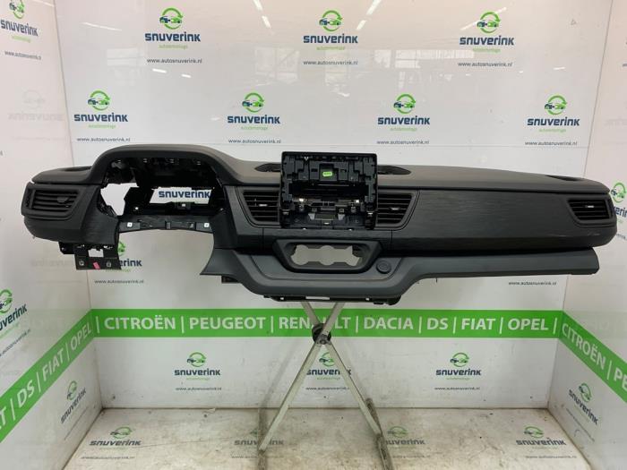 Usados Salpicadero Renault Trafic (1FL/2FL/3FL/4FL) 2.0 dCi 16V 170 Precio € 847,00 IVA incluido ofrecido por Snuverink Autodemontage