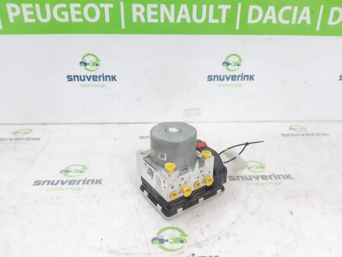 Usagé Pompe ABS Renault Trafic (1FL/2FL/3FL/4FL) 2.0 dCi 16V 170 Prix € 272,25 Prix TTC proposé par Snuverink Autodemontage