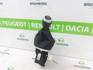 Usagé Levier de vitesse Renault Trafic (1FL/2FL/3FL/4FL) 2.0 dCi 16V 170 Prix € 96,80 Prix TTC proposé par Snuverink Autodemontage