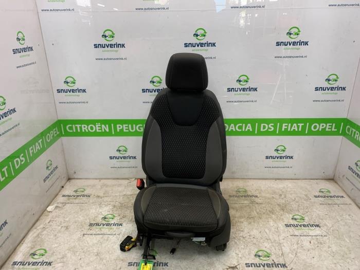 Używane Fotel lewy Opel Crossland (X) 1.2 Turbo 12V Euro 6 Cena € 181,50 Z VAT oferowane przez Snuverink Autodemontage