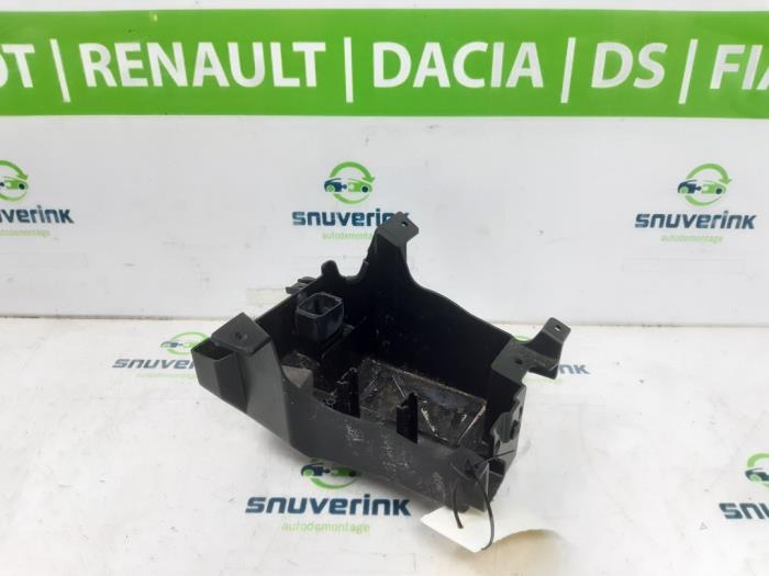 Begagnade Batterilåda Kawasaki Diversen Pris på förfrågan erbjuds av Snuverink Autodemontage