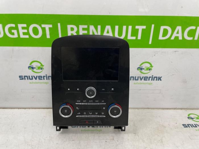 Begagnade Innerdisplay Renault Scénic IV (RFAJ) 1.3 TCE 115 16V Pris € 245,00 Marginaltabell erbjuds av Snuverink Autodemontage