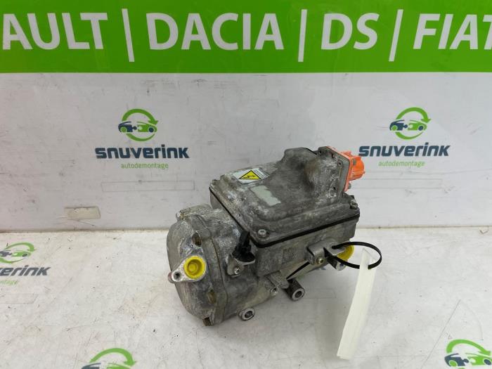 Usagé Pompe clim Dacia Spring 45 Prix € 419,75 Règlement à la marge proposé par Snuverink Autodemontage