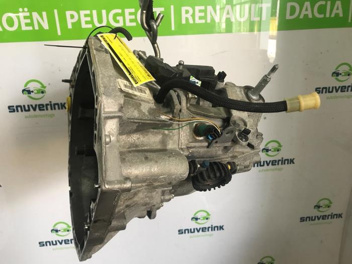 Gebrauchte Getriebe Renault Express 1.5 dCi 75 Preis € 968,00 Mit Mehrwertsteuer angeboten von Snuverink Autodemontage