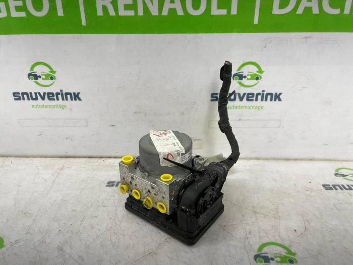 Gebrauchte ABS Pumpe Renault Megane IV (RFBB) 1.6 GT Energy TCe 205 EDC Preis € 225,00 Margenregelung angeboten von Snuverink Autodemontage