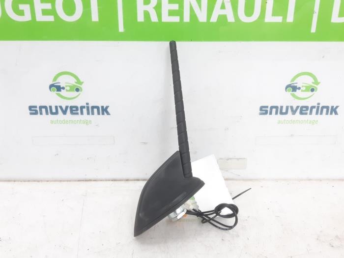 Używane Antena Peugeot 208 II (UB/UH/UP) e-208 50 kWh Cena € 40,00 Procedura marży oferowane przez Snuverink Autodemontage