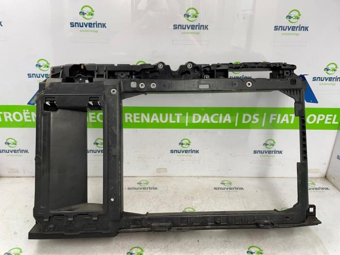 Begagnade Front Peugeot 208 II (UB/UH/UP) e-208 50 kWh Pris € 125,00 Marginaltabell erbjuds av Snuverink Autodemontage