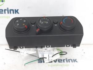 Usados Panel de control de calefacción Dacia Sandero III 1.0 TCe 90 12V Precio € 48,40 IVA incluido ofrecido por Snuverink Autodemontage