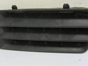 Used Bumper grille Renault Megane Price on request offered by Snuverink Autodemontage
