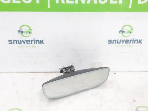 Usados Retrovisor interior Peugeot 3008 II (M4/MC/MJ/MR) 1.2 12V e-THP PureTech 130 Precio € 48,40 IVA incluido ofrecido por Snuverink Autodemontage