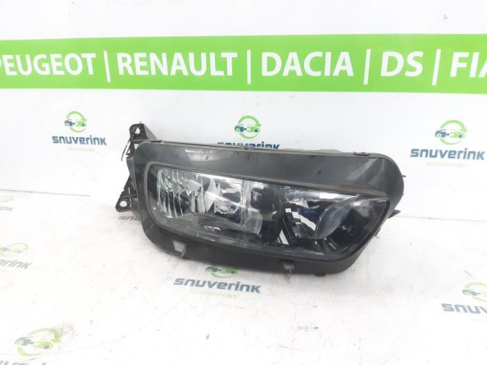 Używane Reflektor prawy Citroen C4 Picasso (3D/3E) 1.6 16V THP 155 Cena € 150,00 Procedura marży oferowane przez Snuverink Autodemontage
