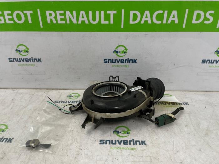 Używane Silnik wentylatora Renault Clio V (RJAB) 1.6 E-Tech 140 16V Cena € 72,60 Z VAT oferowane przez Snuverink Autodemontage