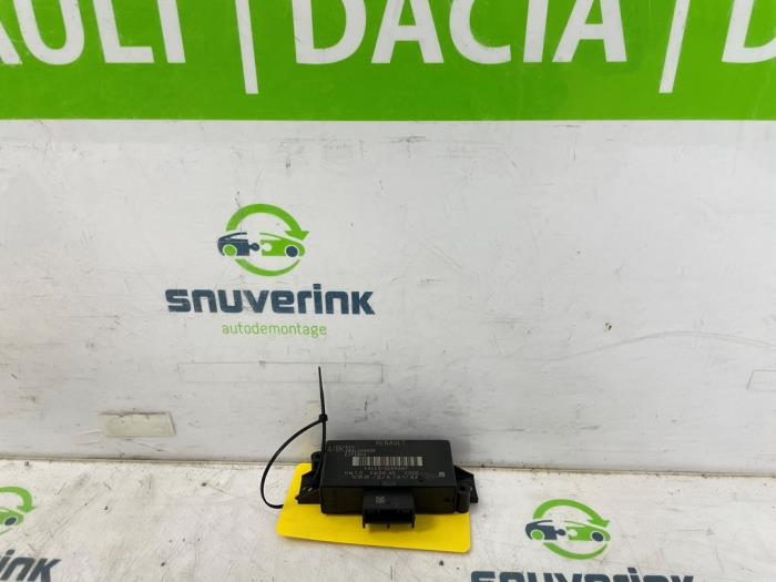 Usados Módulo PDC Renault Clio V (RJAB) 1.0 TCe 100 12V Precio € 36,30 IVA incluido ofrecido por Snuverink Autodemontage
