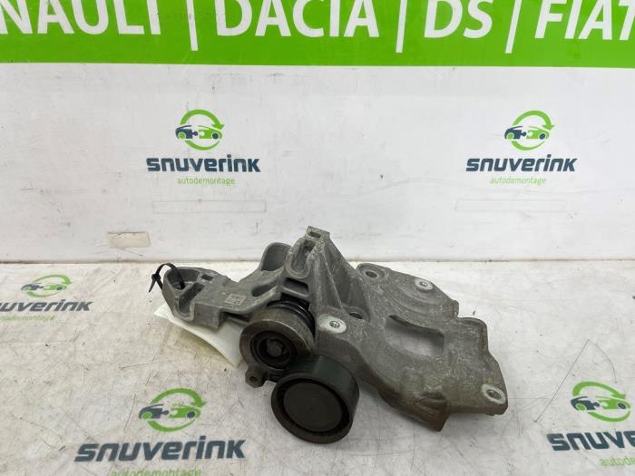 Usagé Support dynamo haut Renault Express 1.5 dCi 75 Prix € 102,85 Prix TTC proposé par Snuverink Autodemontage