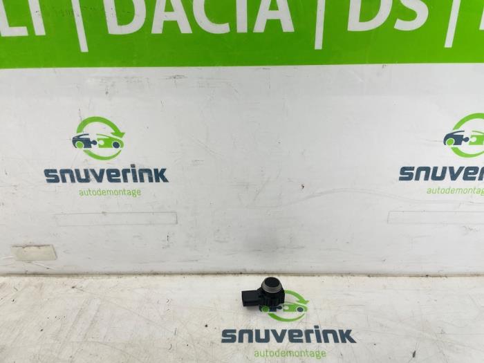 Usados Sensor PDC Renault Express 1.5 dCi 75 Precio € 36,30 IVA incluido ofrecido por Snuverink Autodemontage