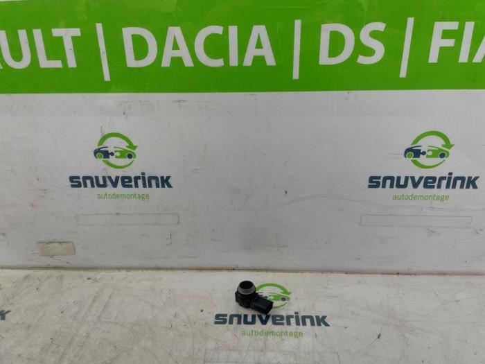 Usados Sensor PDC Renault Express 1.5 dCi 75 Precio € 36,30 IVA incluido ofrecido por Snuverink Autodemontage