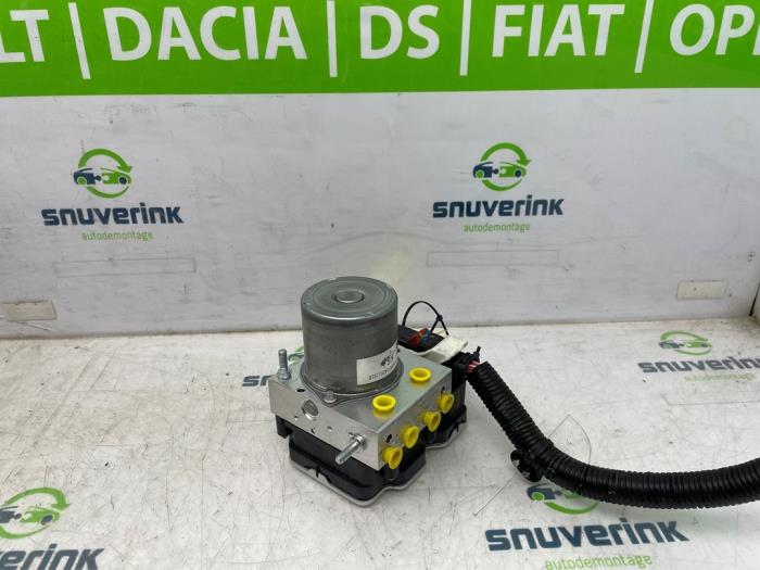 Used ABS pump Dacia Duster (DJF) 1.2 TCE 130 12V Mild Hybrid 4x2 Price € 325,00 Margin scheme offered by Snuverink Autodemontage