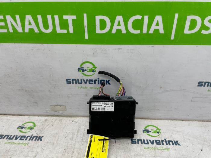 Używane Modul climatronic Dacia Duster (DJF) 1.2 TCE 130 12V Mild Hybrid 4x2 Cena € 75,00 Procedura marży oferowane przez Snuverink Autodemontage