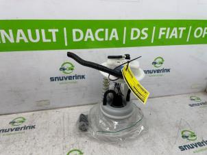 Usagé Pompe à carburant Dacia Duster (DJF) 1.2 TCE 130 12V Mild Hybrid 4x2 Prix € 175,00 Règlement à la marge proposé par Snuverink Autodemontage