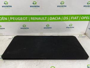 Usagé Coffre tapis Dacia Duster (DJF) 1.2 TCE 130 12V Mild Hybrid 4x2 Prix € 115,00 Règlement à la marge proposé par Snuverink Autodemontage