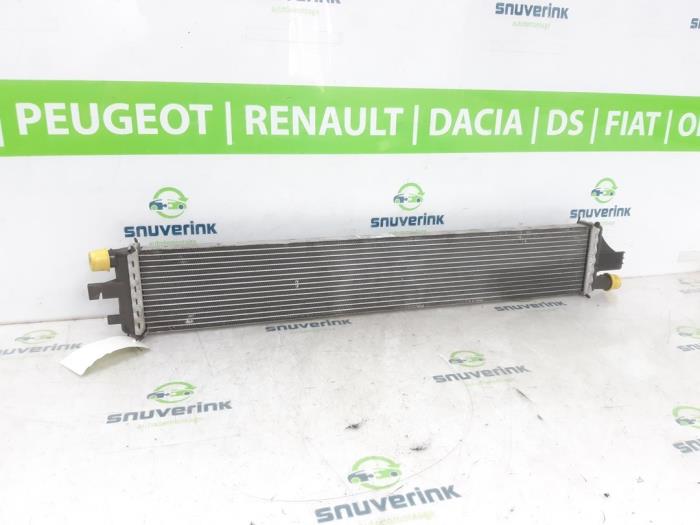 Usagé Radiateur Opel Movano 2.3 CDTi 16V FWD Prix € 78,65 Prix TTC proposé par Snuverink Autodemontage