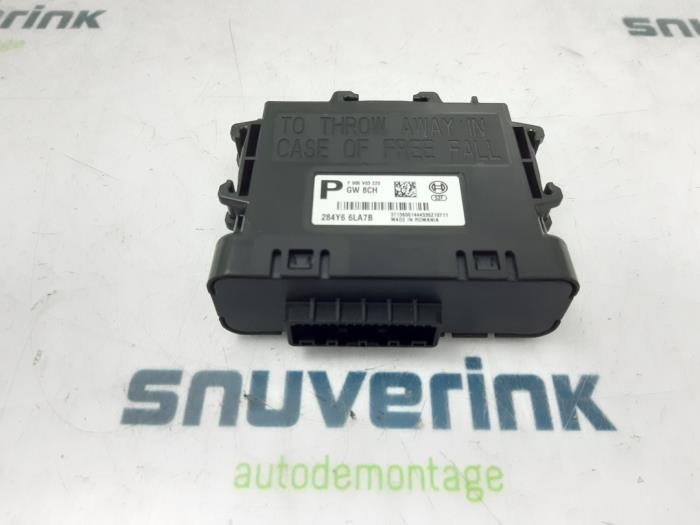 Używane Modul climatronic Renault Arkana (RJLL) 1.6 E-Tech 145 16V Cena € 90,75 Z VAT oferowane przez Snuverink Autodemontage