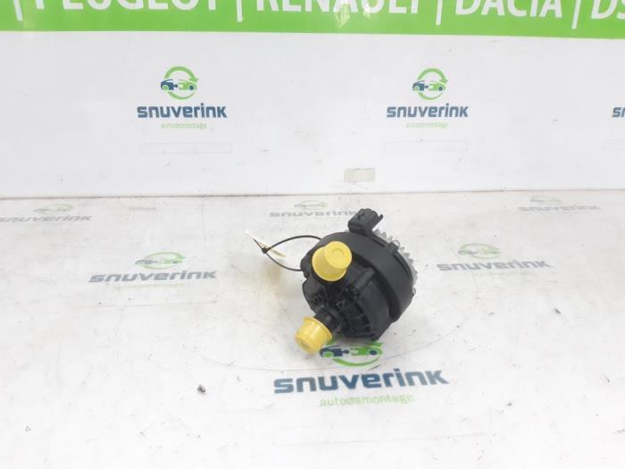 Begagnade Vattenpump Renault Arkana (RJLL) 1.6 E-Tech 145 16V Pris € 114,95 Inklusive moms erbjuds av Snuverink Autodemontage