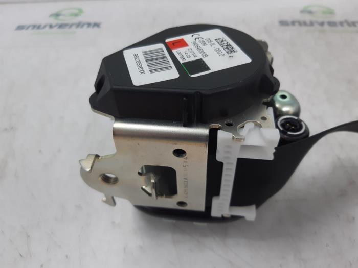 Sicherheitsgurt links vorne van een Peugeot 208 II (UB/UH/UP) 1.2 Vti 12V PureTech 100 2021