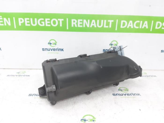 Gebrauchte Luftfiltergehäuse Peugeot 3008 II (M4/MC/MJ/MR) 1.6 16V HYbrid 225 Preis € 45,00 Margenregelung angeboten von Snuverink Autodemontage