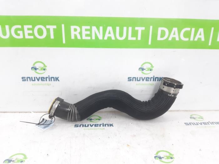 Gebrauchte Intercooler Schlauch Peugeot 3008 II (M4/MC/MJ/MR) 1.6 16V HYbrid 225 Preis € 45,00 Margenregelung angeboten von Snuverink Autodemontage
