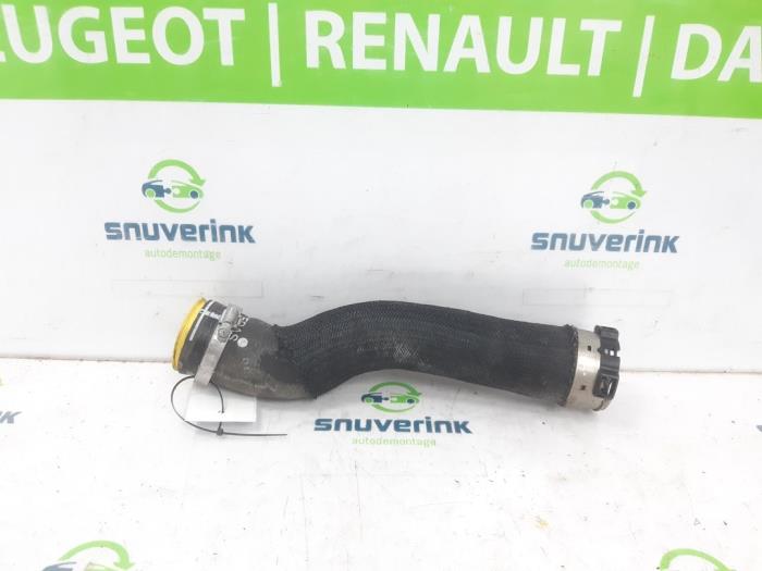 Gebrauchte Intercooler Schlauch Peugeot 3008 II (M4/MC/MJ/MR) 1.6 16V HYbrid 225 Preis € 35,00 Margenregelung angeboten von Snuverink Autodemontage