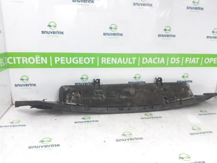 Używane Parawan Peugeot 3008 II (M4/MC/MJ/MR) 1.6 16V HYbrid 225 Cena € 70,00 Procedura marży oferowane przez Snuverink Autodemontage