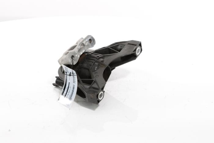 Used Engine mount Peugeot 3008 II (M4/MC/MJ/MR) 1.6 16V HYbrid 225 Price € 90,00 Margin scheme offered by Snuverink Autodemontage
