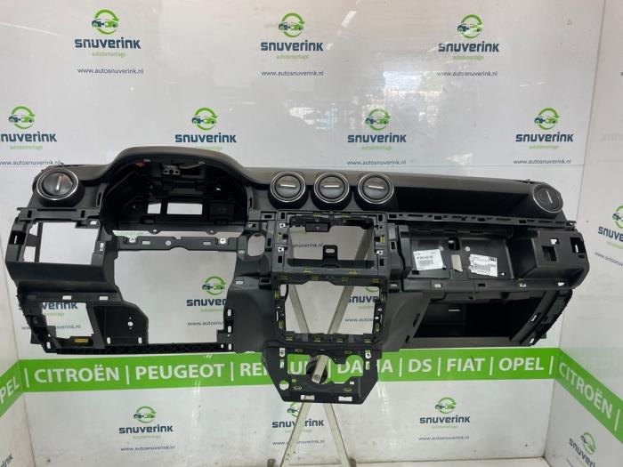Usados Salpicadero Dacia Duster (SR) 1.0 TCE 100 Bi-Fuel, Eco-G 12V Precio € 650,00 Norma de margen ofrecido por Snuverink Autodemontage