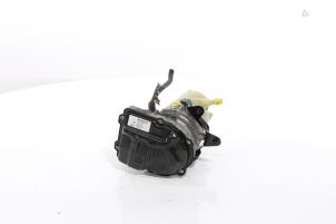 Usagé Pompe direction assistée Renault Trafic (1FL/2FL/3FL/4FL) 1.6 dCi 125 Twin Turbo Prix € 302,50 Prix TTC proposé par Snuverink Autodemontage