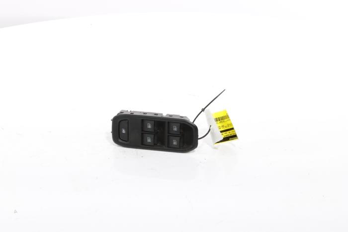 Usados Interruptor combinado de ventanillas Dacia Duster (SR) 1.0 TCE 100 Bi-Fuel, Eco-G 12V Precio € 30,00 Norma de margen ofrecido por Snuverink Autodemontage