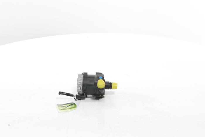 Begagnade Vattenpump Opel Astra L Sports Tourer (F4/FC/FN/FR) 1.6 Plug-in Hybrid Turbo 16V Pris € 90,75 Inklusive moms erbjuds av Snuverink Autodemontage