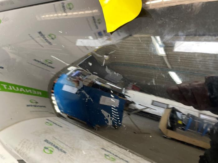 Dörr, 4-dörrars, vänster fram från en Renault Scenic E-Tech Electric (RCB) EV60 2024