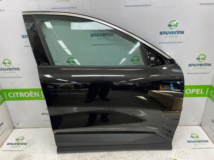 Framdörr, 4-dörrars, höger från en Renault Scenic E-Tech Electric (RCB) EV60 2024