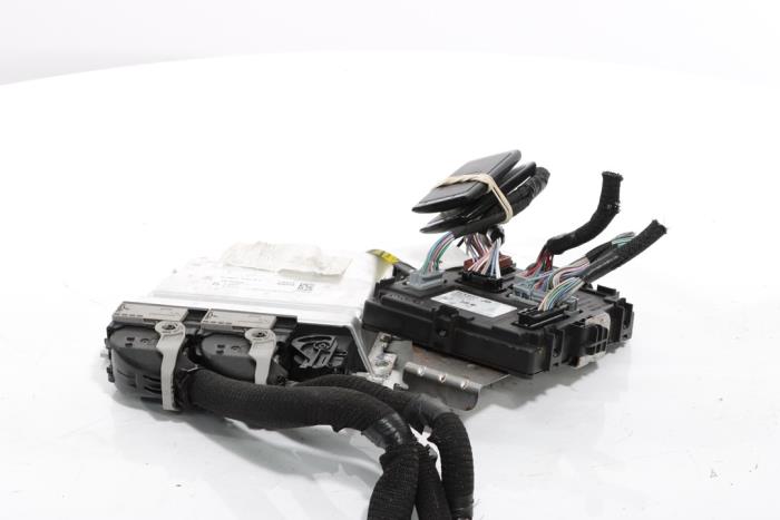 Used Engine management computer Renault Austral 1.2 E-Tech Full Hybrid 200 Price € 605,00 Inclusive VAT offered by Snuverink Autodemontage