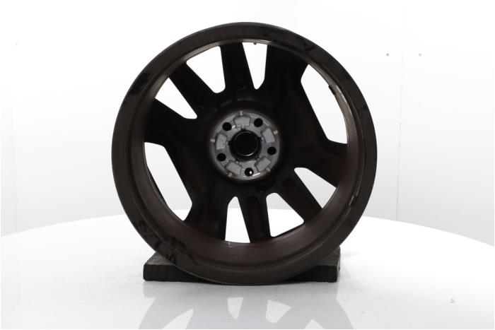 Wheel from a Peugeot 3008 III e-3008 210 73 kWh 2024