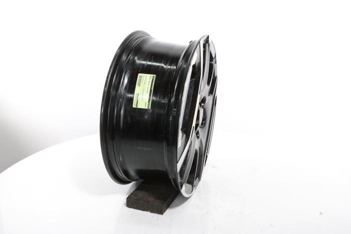 Wheel from a Peugeot 3008 III e-3008 210 73 kWh 2024