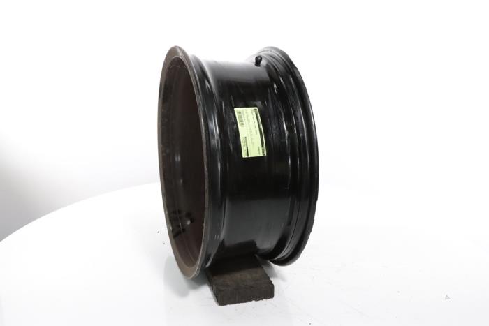 Wheel from a Peugeot 3008 III e-3008 210 73 kWh 2024
