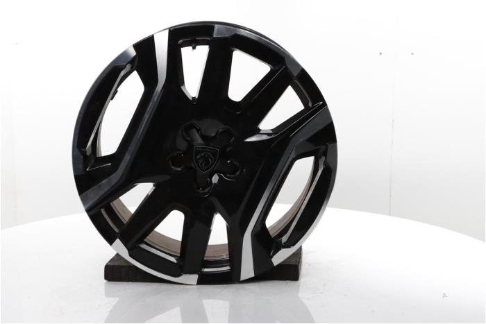 Wheel from a Peugeot 3008 III e-3008 210 73 kWh 2024